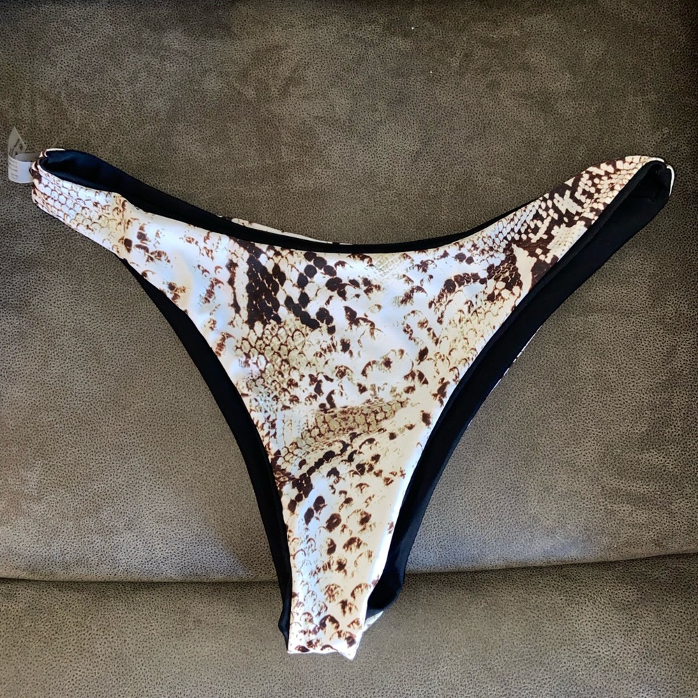 Zaful reversible black and snake print bottoms